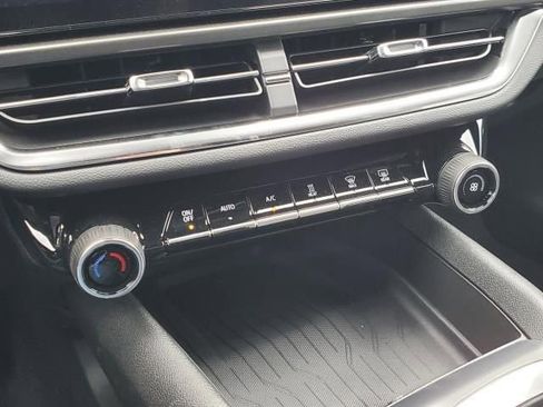 New 2026 Chevrolet Equinox EV LT image 18