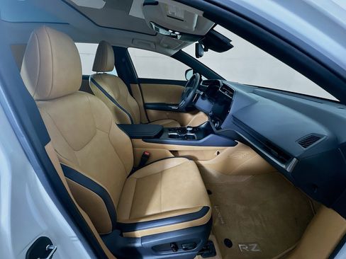Used 2023 Lexus RZ 450e Premium w/ Technology Package image 34