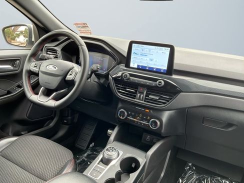 Used 2024 Ford Escape ST-Line Select AWD/4WD image 14