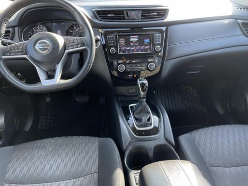 Used 2019 Nissan Rogue SV image 10