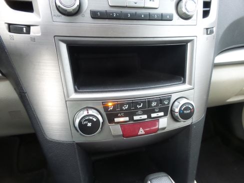Used 2014 Subaru Outback 2.5i AWD/4WD image 94