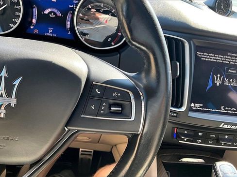 Used 2020 Maserati Levante GranLusso image 25