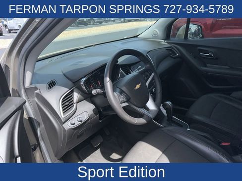 Used 2021 Chevrolet Trax LT w/ Sport Edition image 8