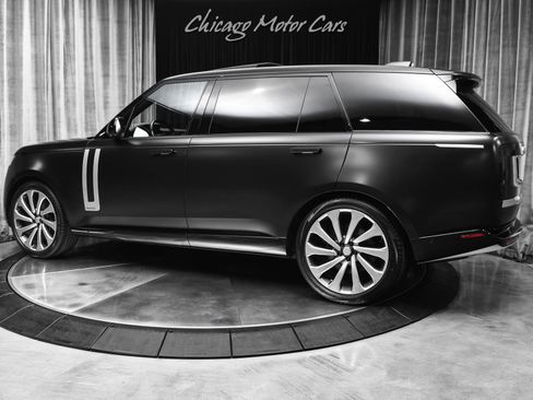 Used 2024 Land Rover Range Rover Long Wheelbase Autobiography AWD/4WD image 3