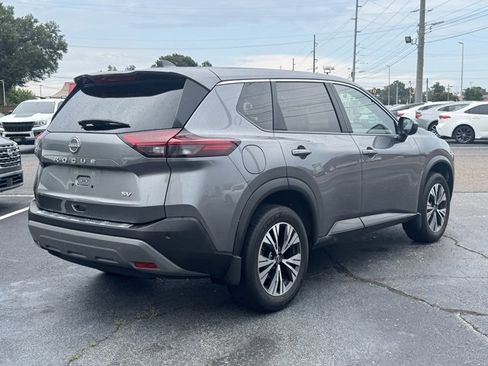 Used 2023 Nissan Rogue SV image 5