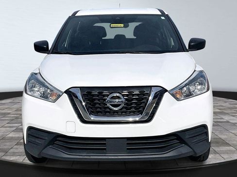 Used 2020 Nissan Kicks S image 4