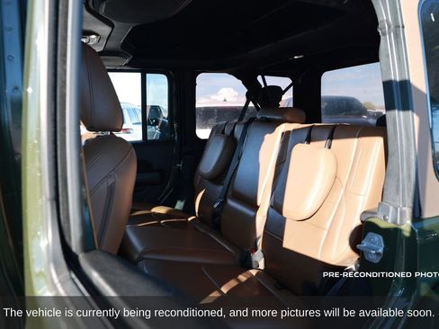 Used 2022 Jeep Wrangler Unlimited Sahara image 12