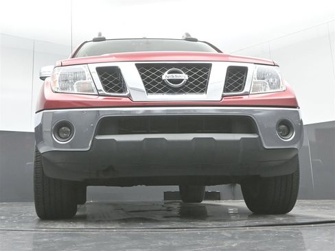 Used 2012 Nissan Frontier SL image 29