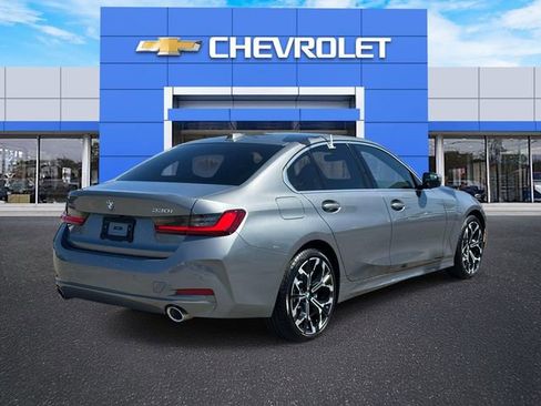 Used 2025 BMW 330i xDrive Sedan w/ Premium Package AWD/4WD image 4