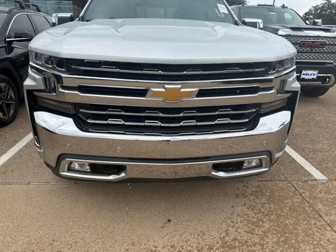 Used 2020 Chevrolet Silverado 1500 LTZ w/ LTZ Texas Edition AWD/4WD image 2