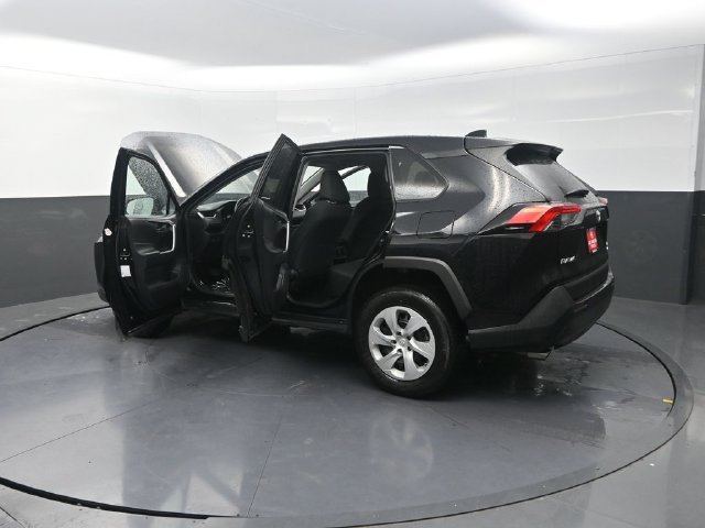 Used 2025 Toyota RAV4 LE AWD/4WD image 43