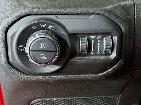 Used 2022 Jeep Gladiator Sport image 10