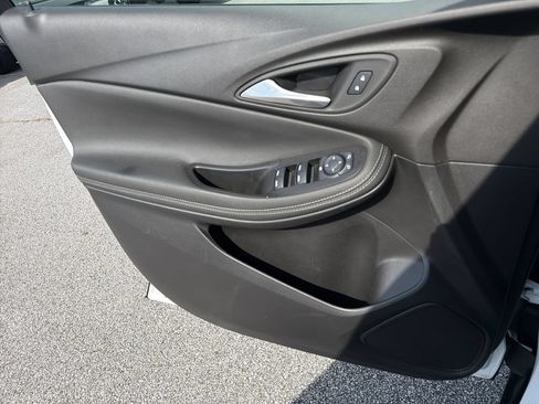 Used 2024 Buick Encore GX Preferred w/ Comfort Package FWD image 24
