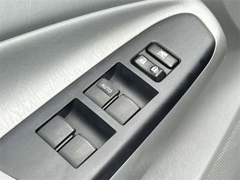 Used 2012 Toyota Tacoma 4x4 Double Cab image 26