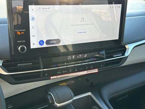 Used 2026 Toyota Sienna XLE FWD image 24