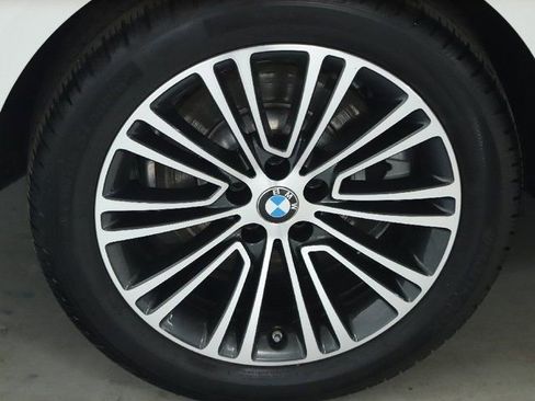 Used 2020 BMW 530i xDrive w/ Premium Package image 12