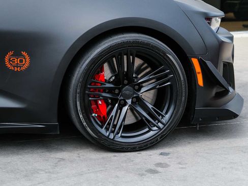 Used 2022 Chevrolet Camaro ZL1 RWD image 12