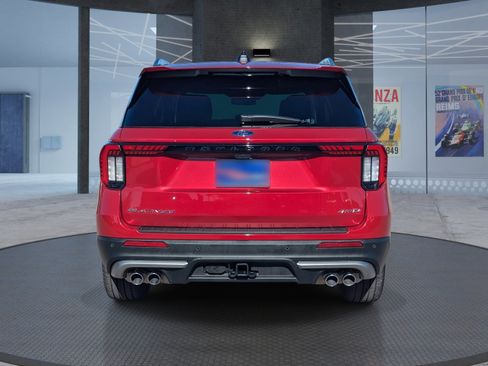 Used 2025 Ford Explorer Platinum w/ Ultimate Package image 5