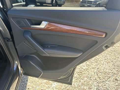 Used 2022 Audi Q5 2.0T Premium Plus image 16