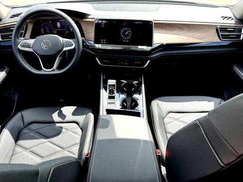 New 2026 Volkswagen Atlas SE FWD image 20