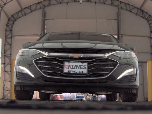 Used 2024 Chevrolet Malibu LT image 3