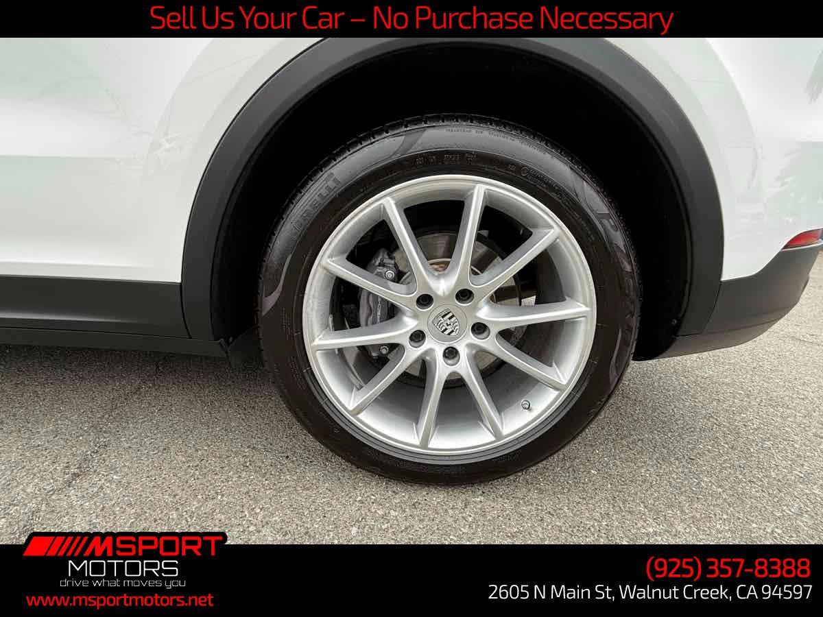 Used 2021 Porsche Cayenne AWD/4WD image 30