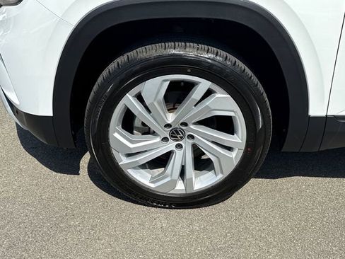 Certified 2023 Volkswagen Atlas SE w/ Panoramic Sunroof Package image 10