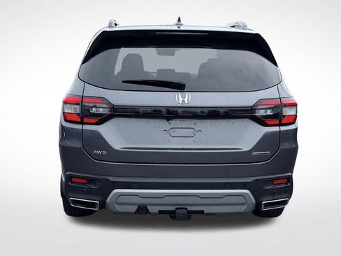 Used 2025 Honda Pilot Touring image 6