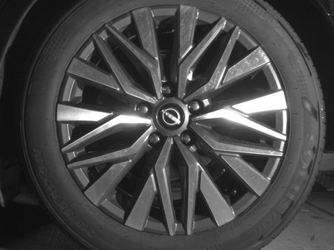 Used 2025 Nissan Altima 2.5 SV FWD image 17