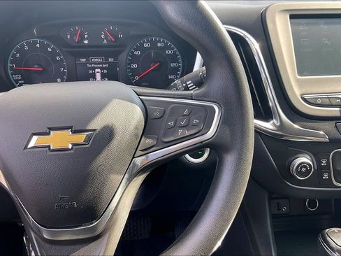 Used 2018 Chevrolet Equinox LT FWD image 18