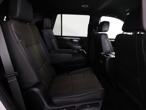 Used 2025 Chevrolet Tahoe High Country AWD/4WD image 11