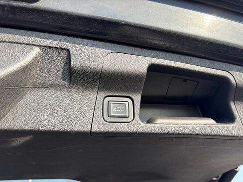 Used 2019 GMC Acadia SLT AWD/4WD image 10