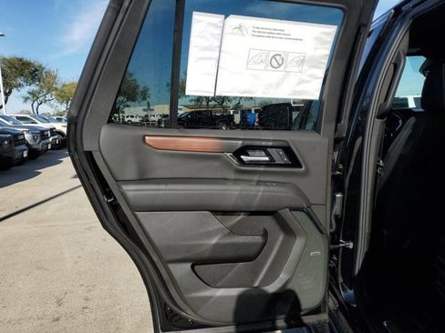 New 2026 GMC Yukon Denali w/ Denali Reserve Package RWD image 17