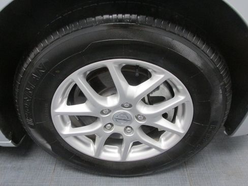 Used 2023 Chrysler Pacifica Touring-L FWD image 15