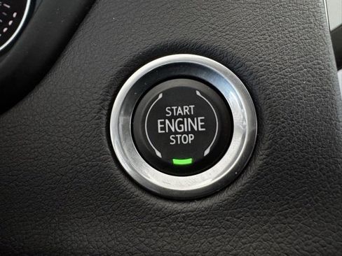 Used 2020 Cadillac XT4 Luxury w/ Cold Weather Package image 35