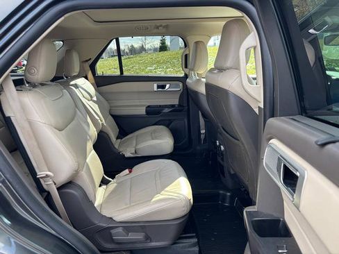 Used 2020 Ford Explorer Platinum image 14