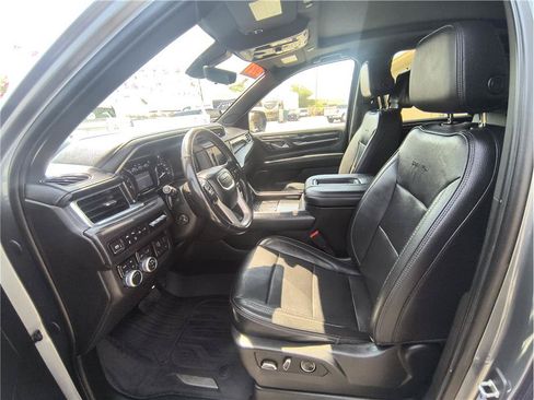 Used 2021 GMC Yukon Denali w/ Denali Premium Package AWD/4WD image 9