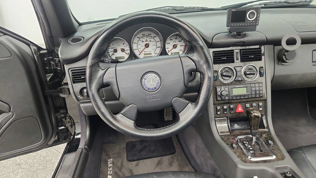 Used 2002 Mercedes-Benz SLK 32 AMG image 43