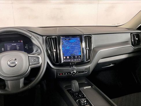 Used 2025 Volvo XC60 T8 Core AWD/4WD image 5