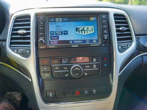 Used 2011 Jeep Grand Cherokee 70th Anniversary AWD/4WD image 13