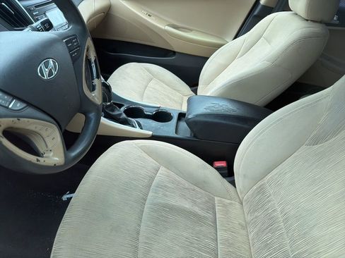 Used 2011 Hyundai Sonata GLS image 3