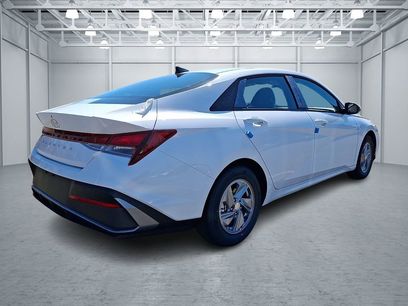 New 2026 Hyundai Elantra SE