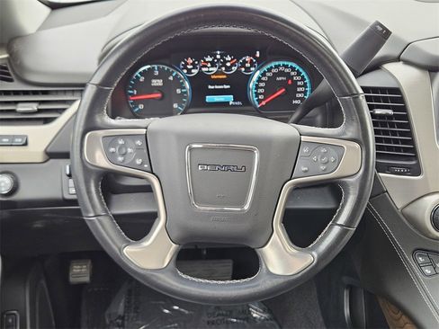 Used 2020 GMC Yukon Denali w/ Denali Premium Package image 17