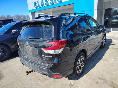Used 2020 Subaru Forester Premium image 5