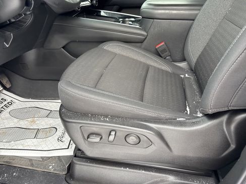 Used 2025 Chevrolet Tahoe LS image 17