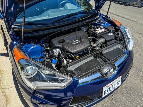 Used 2017 Hyundai Veloster Value Edition FWD image 13