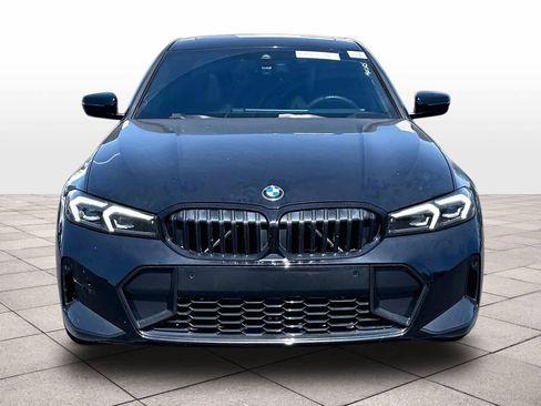 Used 2025 BMW 330i Sedan w/ M Sport Package RWD image 2