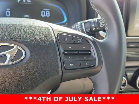 Used 2025 Hyundai Venue SEL FWD image 8