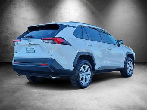 Used 2019 Toyota RAV4 LE image 3