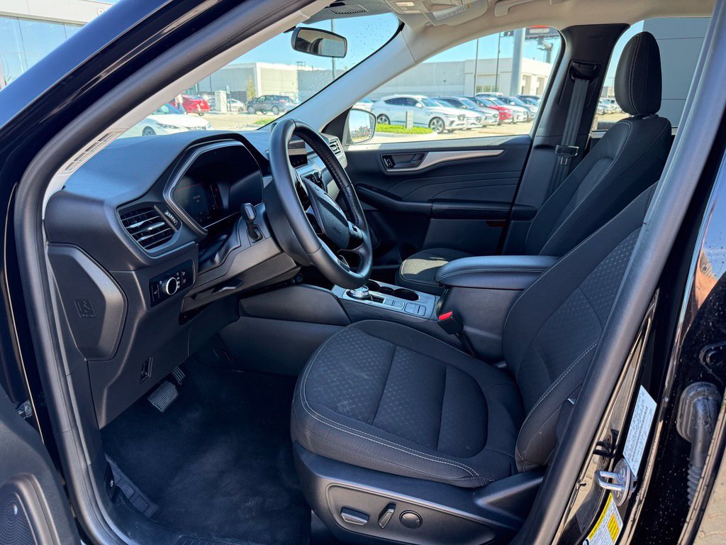 Used 2024 Ford Escape Active AWD/4WD image 11